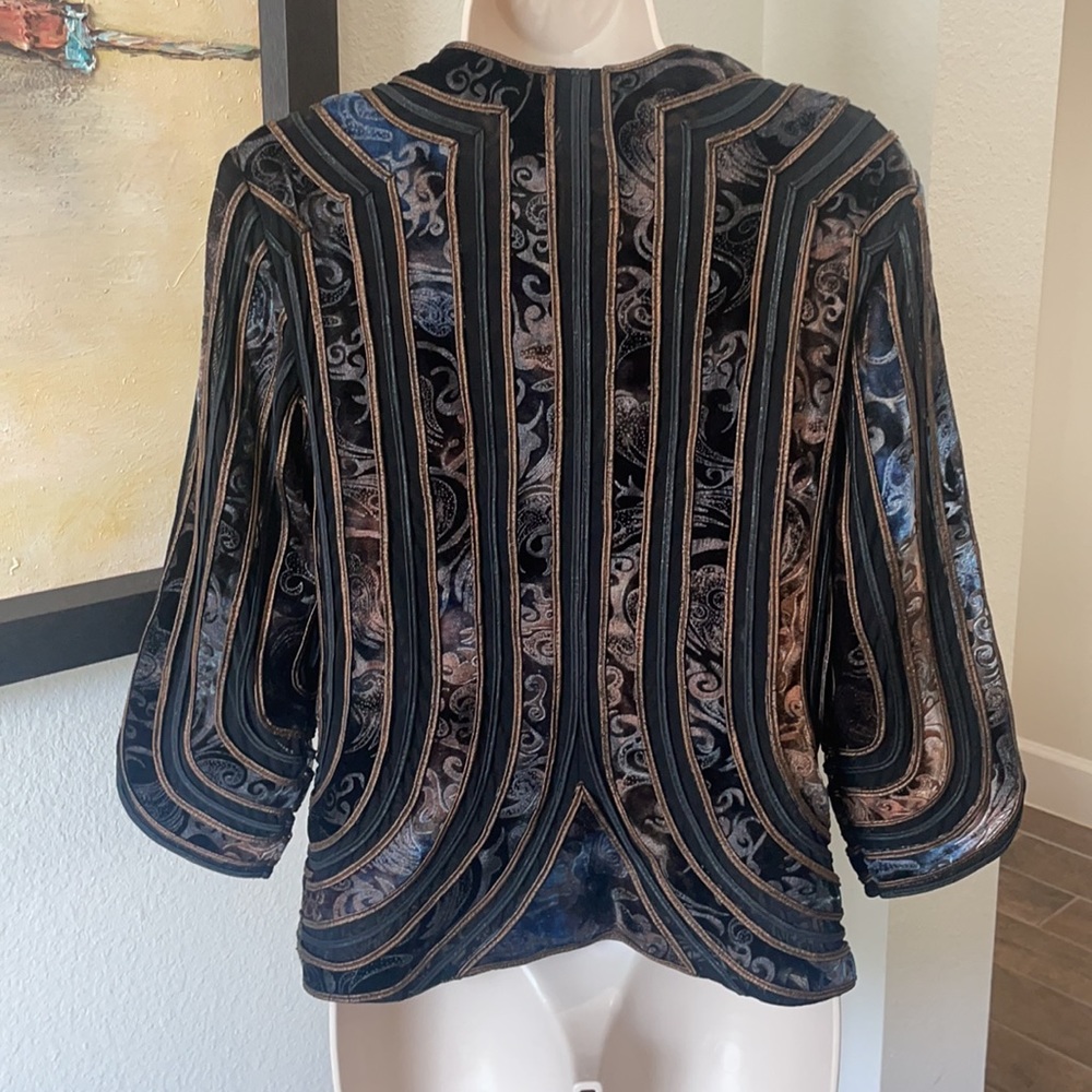 Gorgeous Jacket With Multiple Characteristics!! S… - image 8